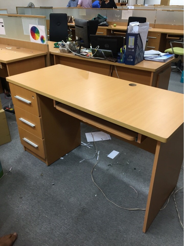 Bàn Làm Việc Cũ 1m2 3 Hộc Tủ Thanh Lý
